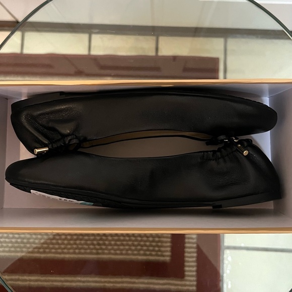 NWT Michael Kors City Black Leather Ballet Flat - Picture 3 of 4